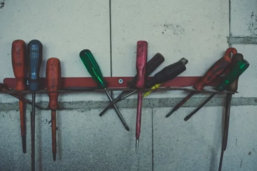 How to check that home traders are trustworthy